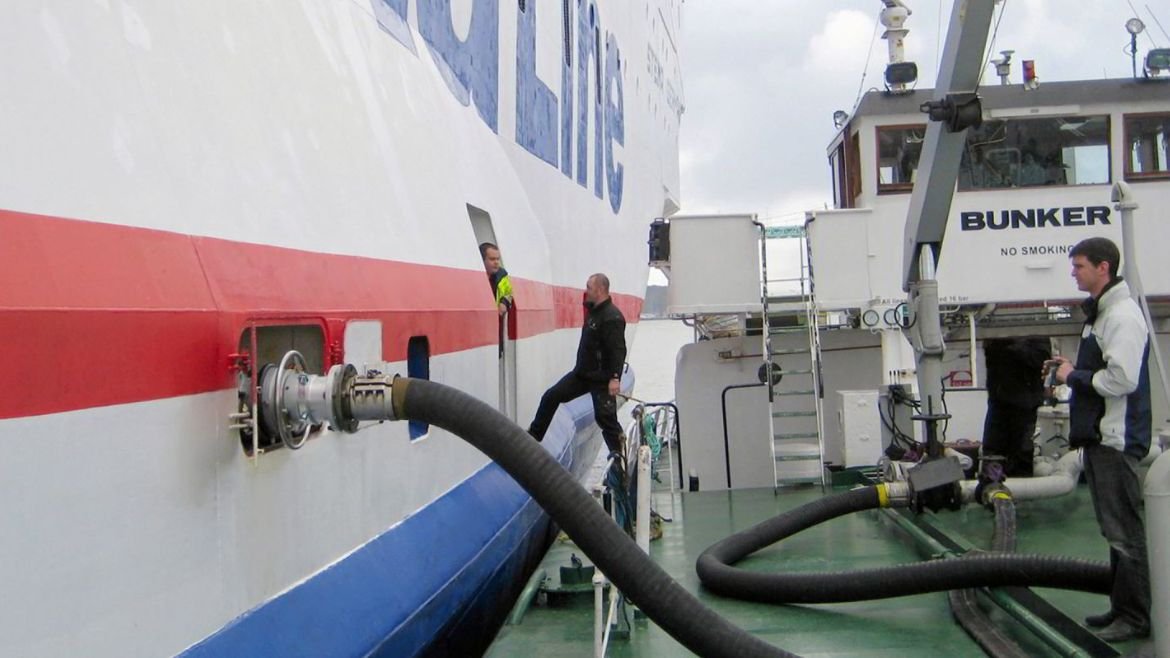 VLSFO marine fuel — ships and port, FOB (Rotterdam / Fujairah / Houston) CIF export